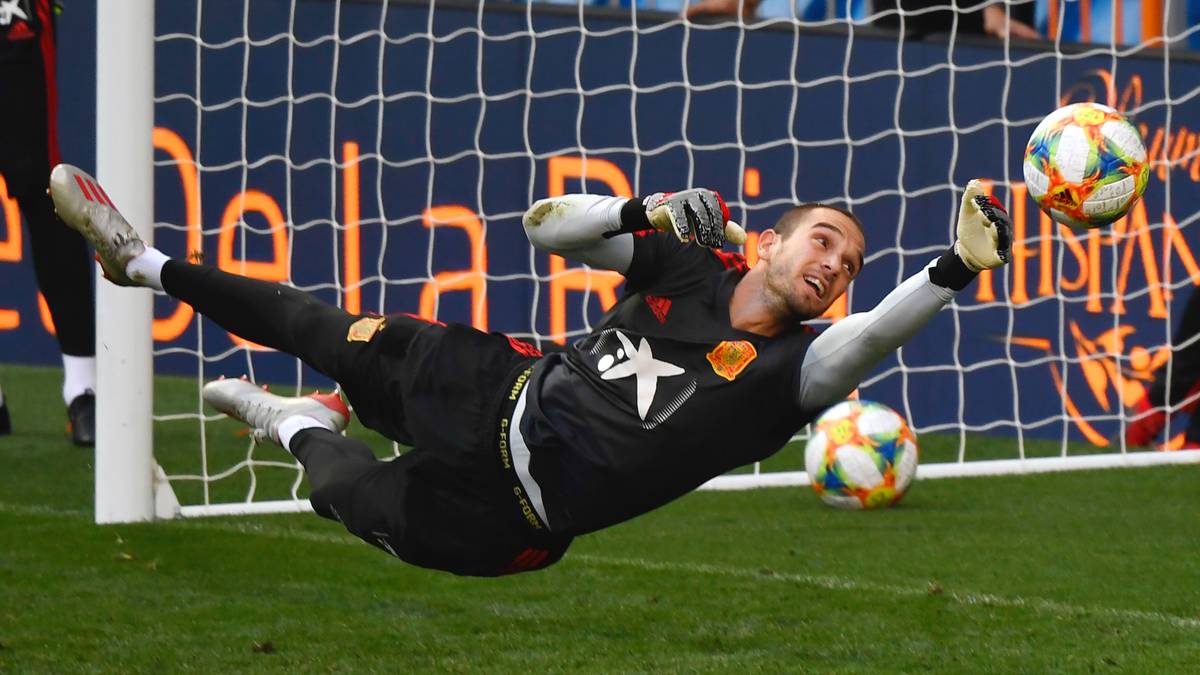 Serie A As Rom Macht Pau Lopez Zum Rekord Transfer