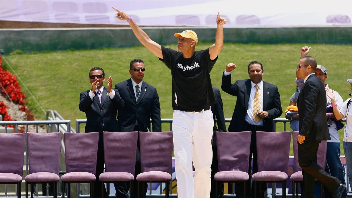 In dieser Position holte er zwei weitere Meisterschaften. Die Lakers sind für den 19-maligen All-Star seine sportliche Familie - entsprechend ausgelassen feiert er die Erfolge wie die bis dato letzte Meisterschaft 2010