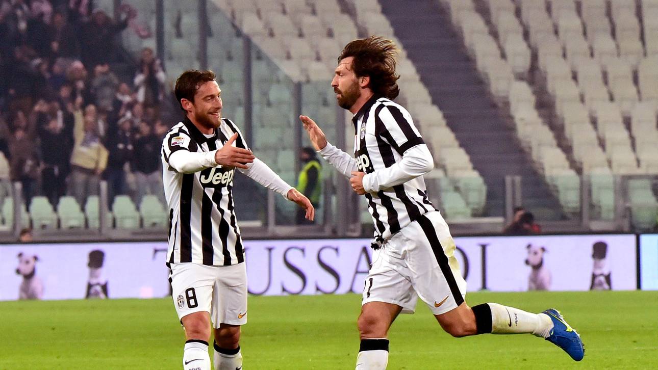 Pirlo schießt sich mit Traumtor warm