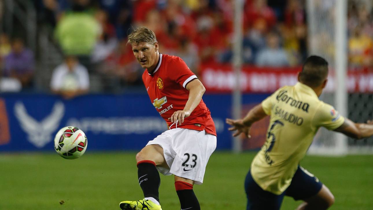 Schweinsteiger debütiert mit Erfolg