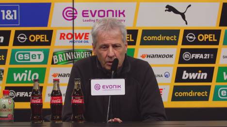 Youssoufa Moukoko spielte auch gegen den VfB Stuttgart nicht von Beginn an. Lucien Favre erklärt warum und stellt sich schützend vor seinen Youngster.