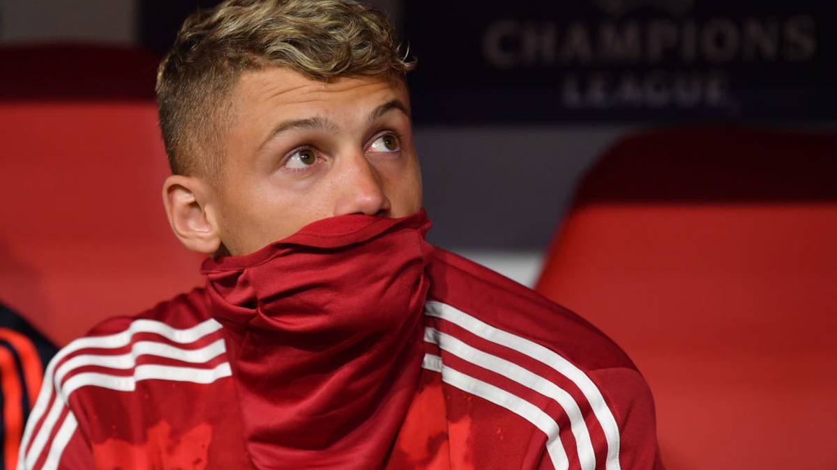 Youngster Michael Cuisance (Bild) wechselte von Borussia Mönchengladbach an die Isar. Cuisance ist ein Perspektivspieler, genau wie der ein Jahr jüngere Fiete Arp. Der ehemalige Hamburger hat nur ein Spiel in der Reservemannschaft bestritten. Beide können aber für die Zukunft aufgebaut werden. Die Bayern haben sich im Sommer durchaus verstärkt, mussten dem Verletzungspech aber Tribut zollen