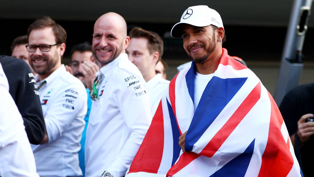 HAMILTON: Der Brite muss sich dagegen häufig den Vorwurf Gefallen lassen, dass sein überlegenes Auto hauptverantwortlich für die Siege ist