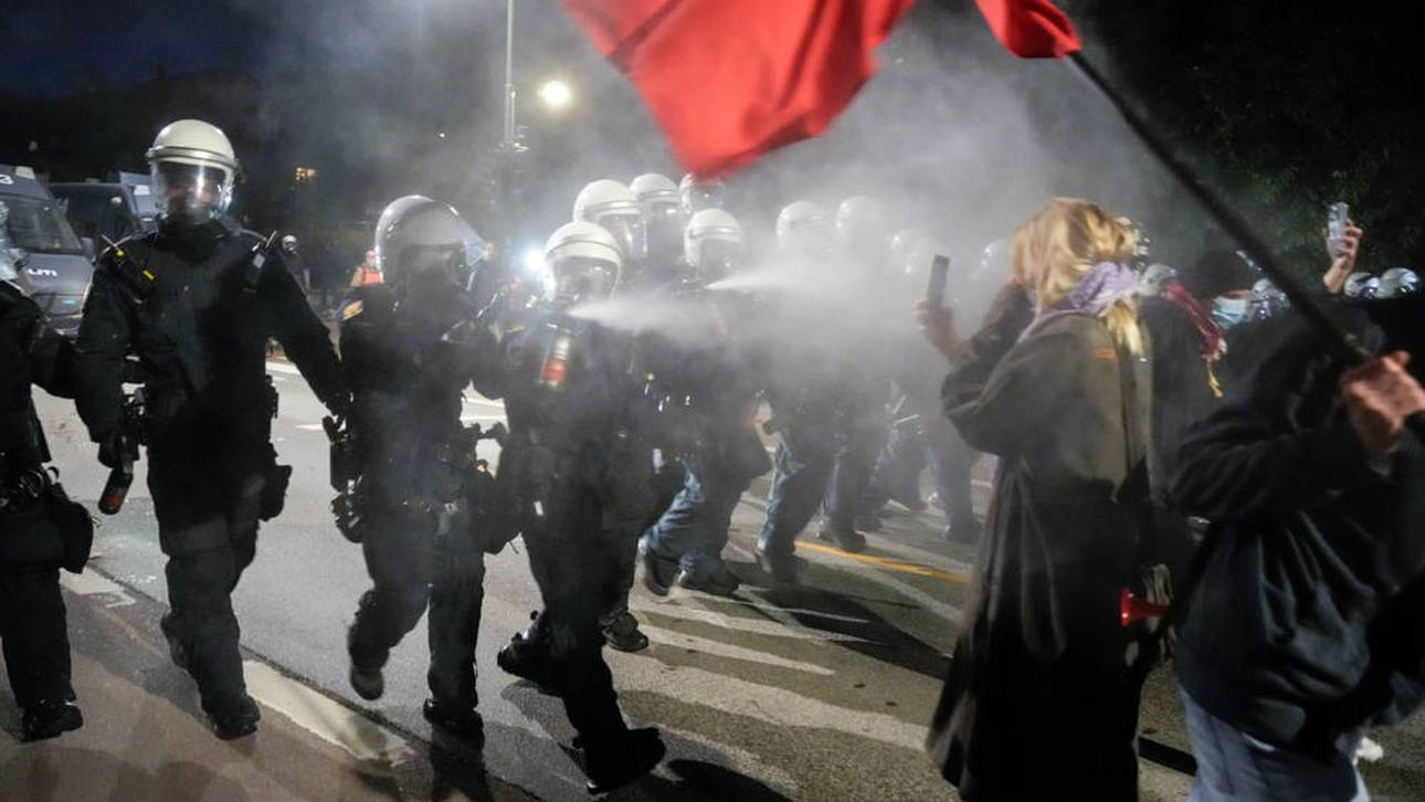 WM-Quali von Protesten überschattet