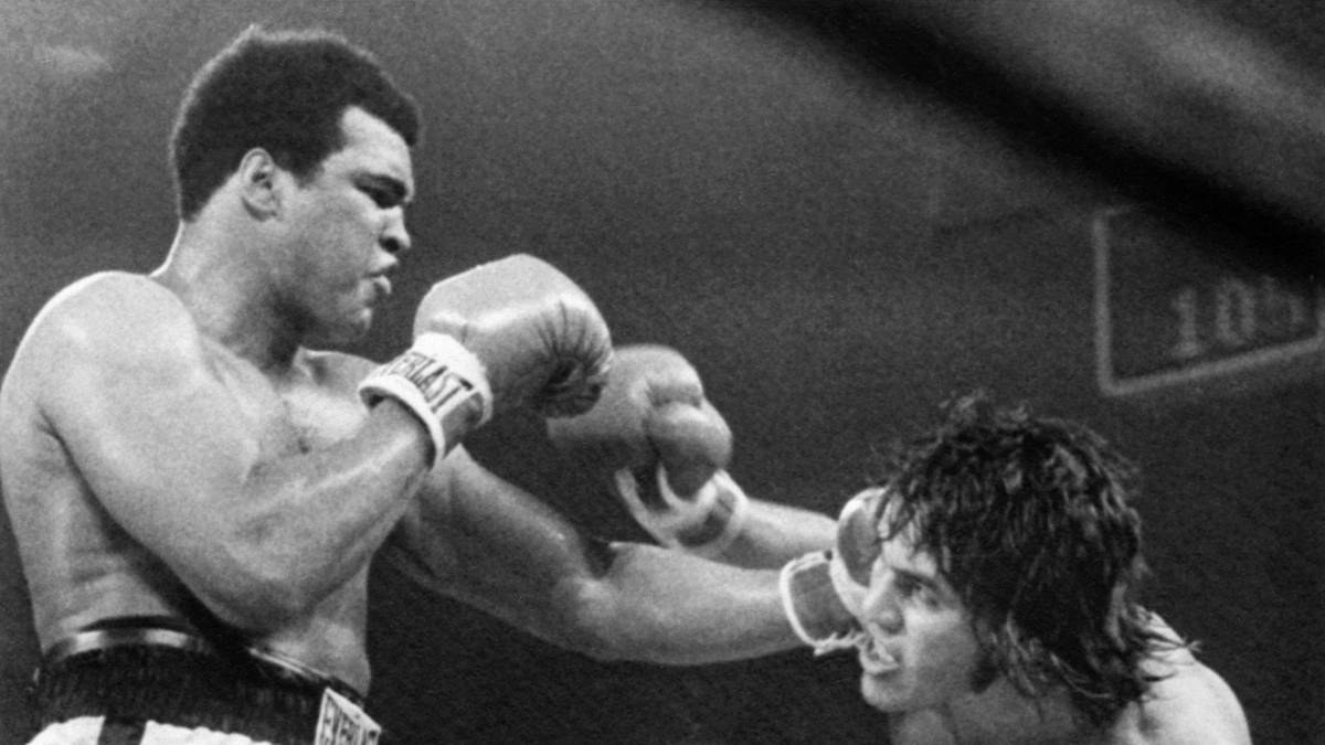 Das Beste an Ali, aus sportlicher Sicht: Seine Fights waren auch immer hochgradig spektakulär. "Float like a butterfly, sting like a bee" war sein Motto, das er immer wieder einhielt. Der 2016 an Parkinson verstorbene Ali war wahrhaft "The Greatest"