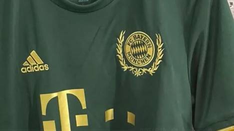 Sieht man den FC Bayern in dieser Saison in Dunkelgrün und Gold? Das behauptet zumindest das Portal footyheadlines, das von einem neuen Sondertrikot erfahren haben will.