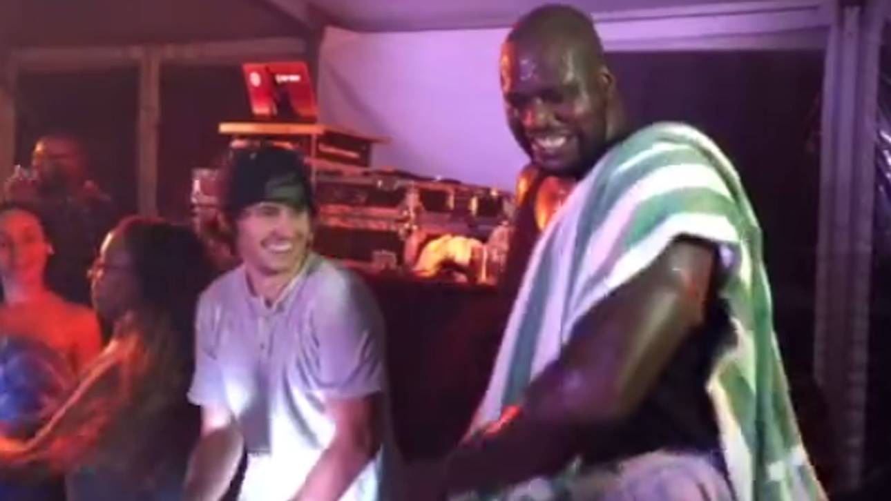 Shaq Attaq schwingt das Tanzbein