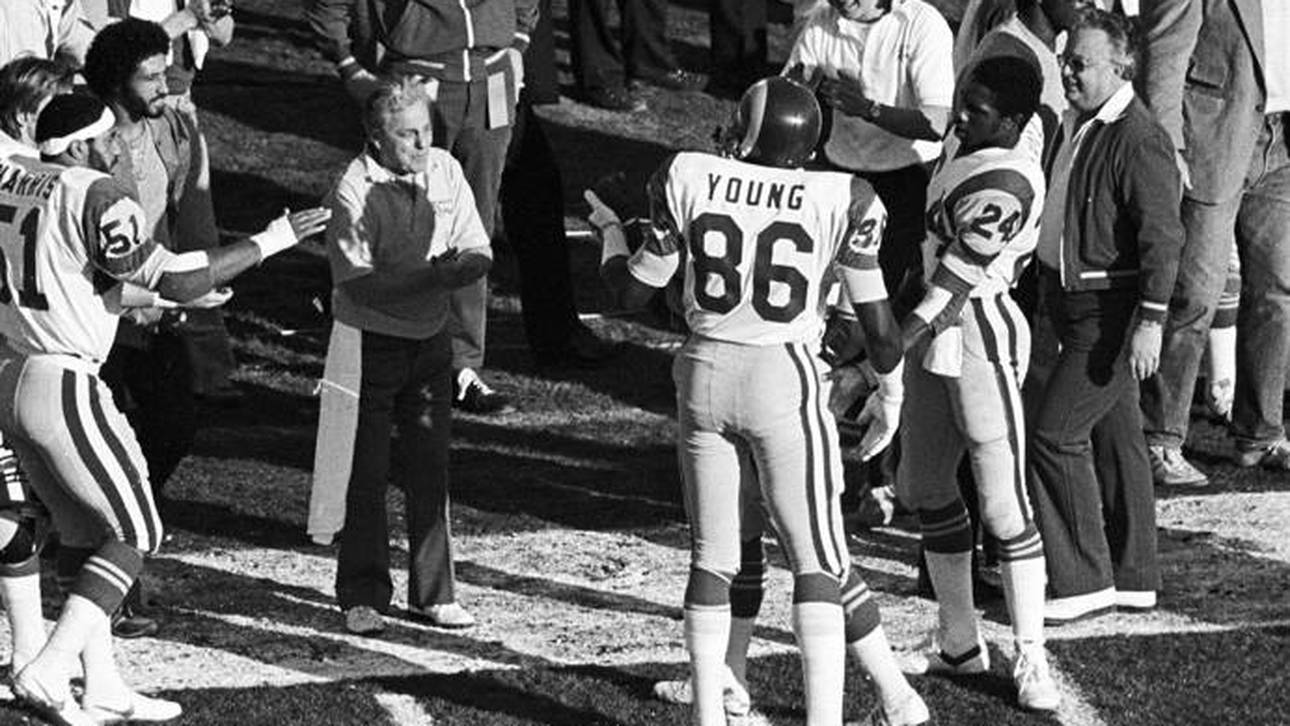 Bei den Los Angeles Rams geriet Charle Young (Nr. 86) aufs Abstellgleis