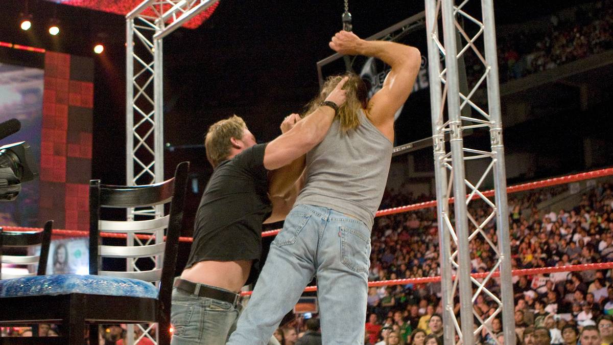 9. JUNI 2008 - Shawn Michaels begründete 1992 seinen Ruhm damit, dass er seinen Partner Marty Jannetty durch eine Glasscheibe warf. 16 Jahre später wird er selbst Opfer einer Schock-Attacke: Chris Jericho wirft ihn in einen Video-Monitor - und startet eine der qualitativ besten WWE-Fehden aller Zeiten