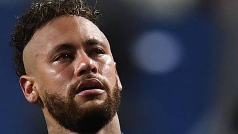 Superstar Neymar wurde beim Zocken des Horror-Spiels Sign of Silence von einem Freund böse erschreckt. 