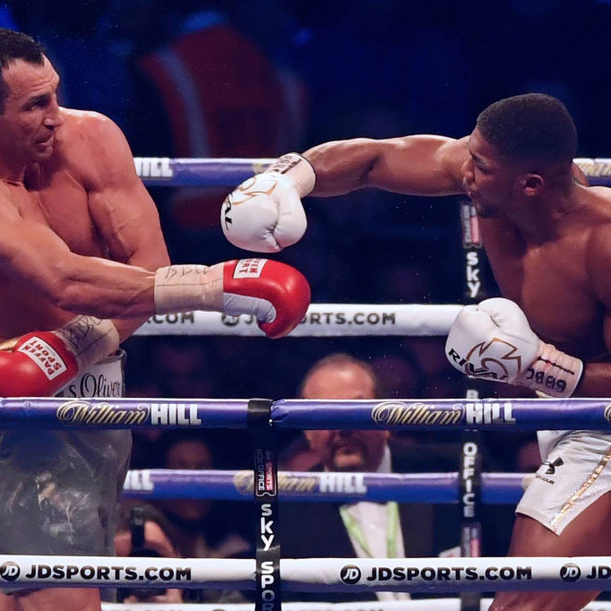 Anthony Joshua Wladimir Klitschko Half Ihm Aus Dem Tief