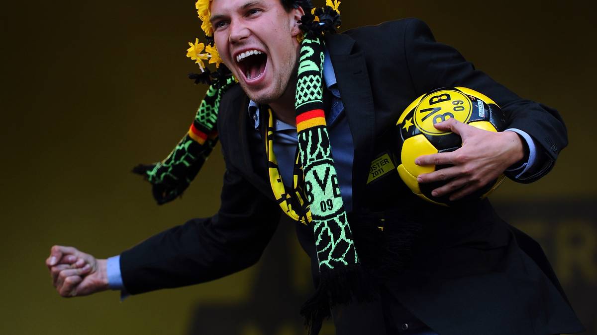 Bei der anschließenden Meisterfeier lässt es Großkreutz wie erwartet krachen