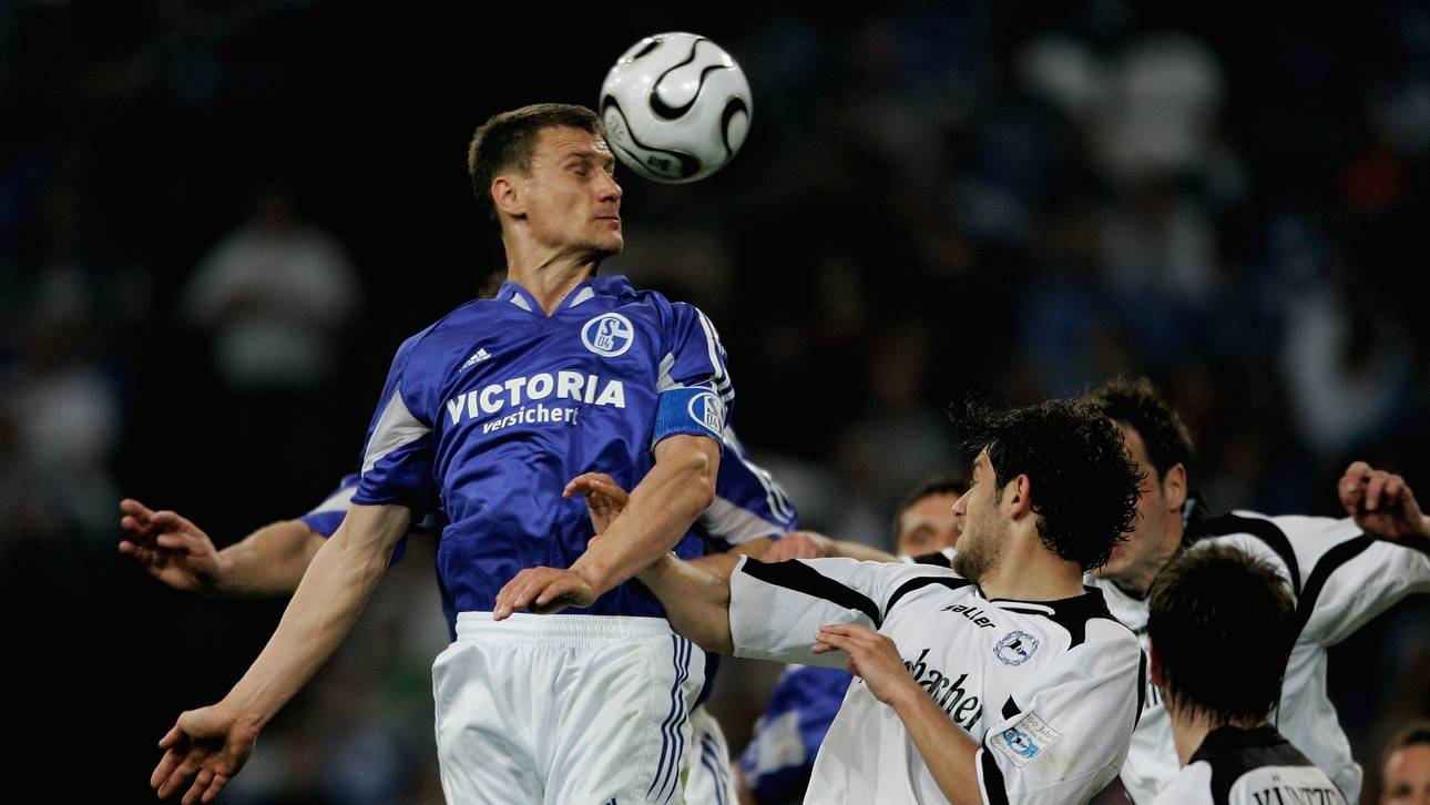 Schalke 04 v Arminia Bielefeld