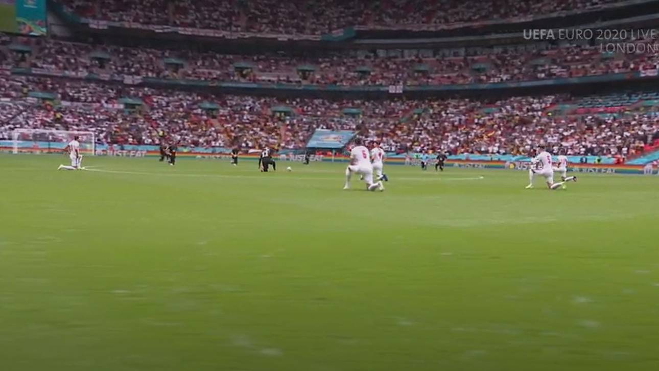 DFB-Team geht mit England aufs Knie