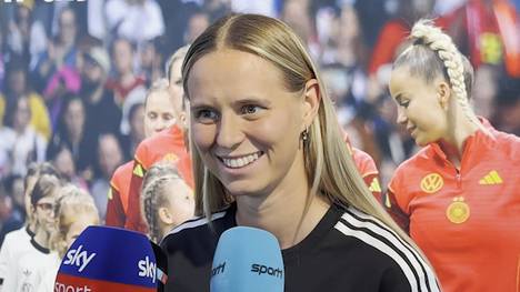 Klara Bühl wurde vor dem EM-Viertelfinale gegen Frankreich auf ihre Scorer-Zahlen angesprochen.