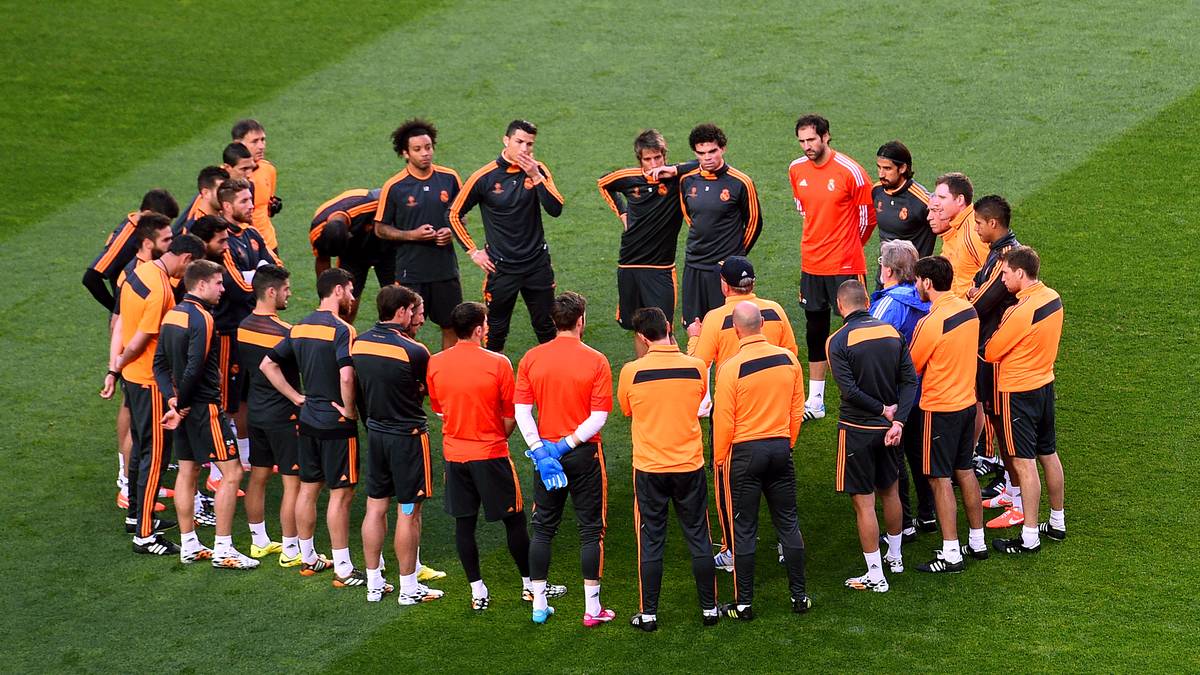 DIE PHILOSOPHIE: Auch in seiner Spielidee nimmt Ancelotti Rücksicht auf die Spieler, er ist ein Pragmatiker, der sein Konzept den vorhandenen Mitteln anpasst, statt sich einen Klub nach seinem Bilde zu formen. "Sein Spiel findet er über die Qualitäten seiner Stars", sagte Ex-Teamkollege Aldo Serena bei SPORT1