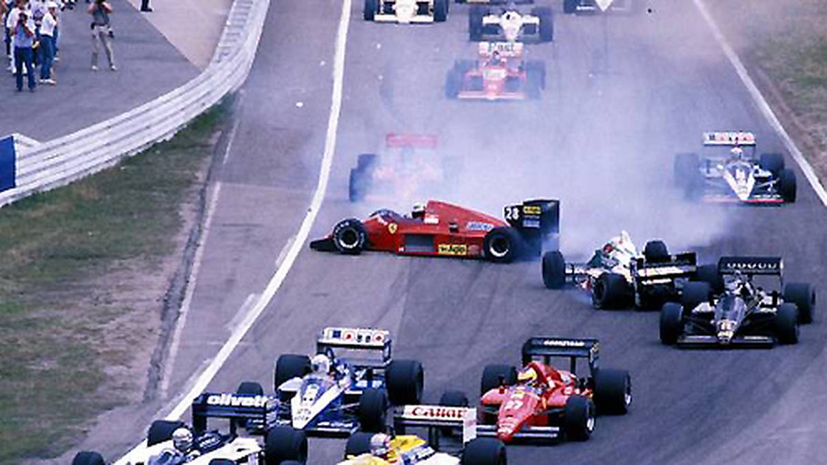 Auch Unfälle gehören natürlich zu Bergers Karriere. Hier wird er beim Start zum Deutschland-GP 1987 in eine Startkollision verwickelt