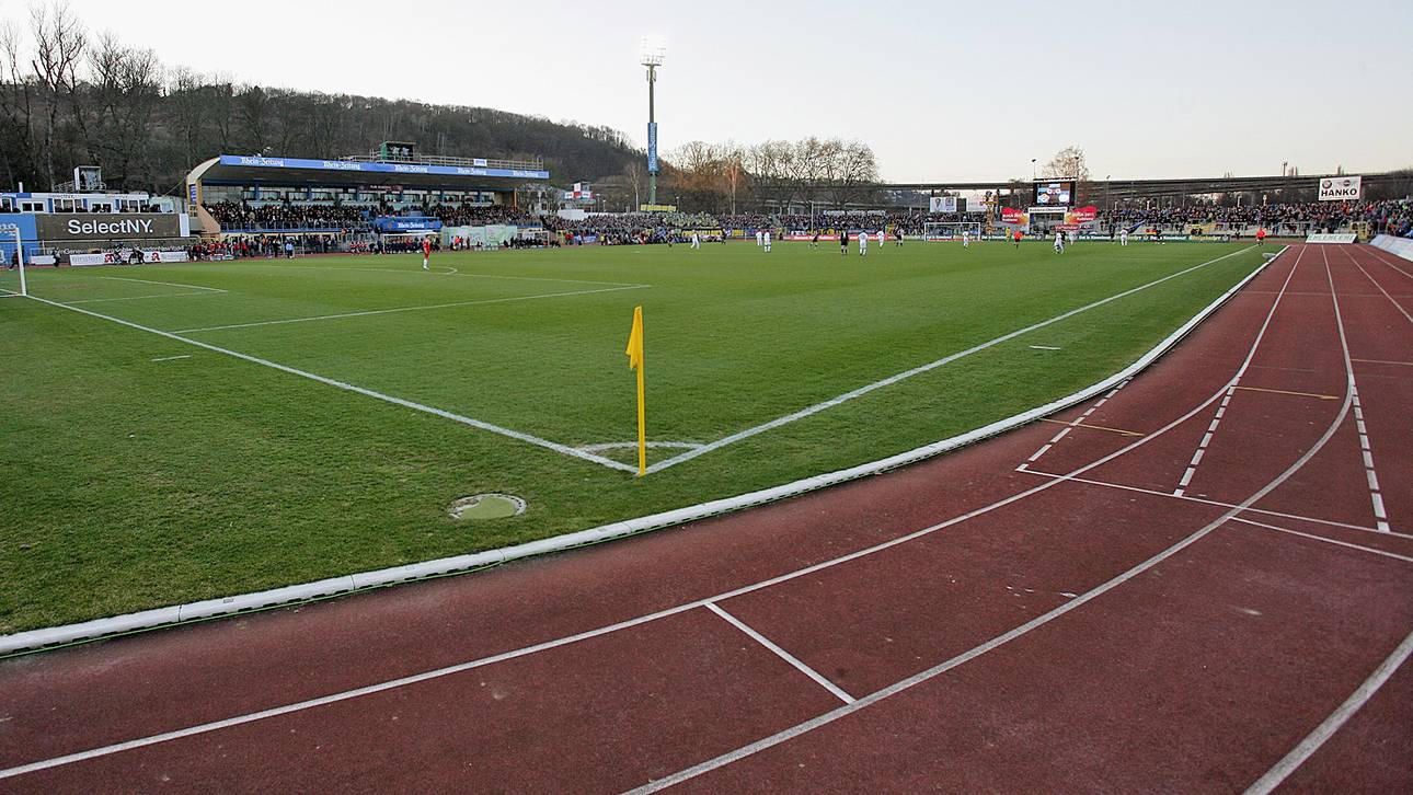 Dynamos Gegner in Stadion-Not