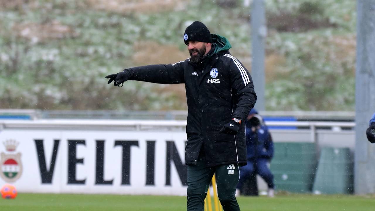 "Klar im Kopf": S04-Coach äußert sich zu seiner Zukunft