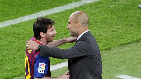 Lionel Messi (l.) kennt Bayern-Trainer Pep Guardiola schon aus Barcelona