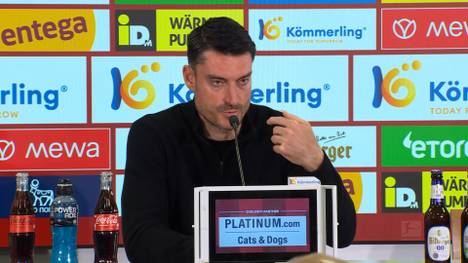 Bei der 1:2-Auswärtsniederlage beim 1. FSV Mainz 05 fehlt Mario Götze im Kader von Eintracht Frankfurt. Nach dem Spiel erklärt Cheftrainer Albert Riera seine Entscheidung, den deutschen WM-Helden außen vor zu lassen - und geht den Reporter an.