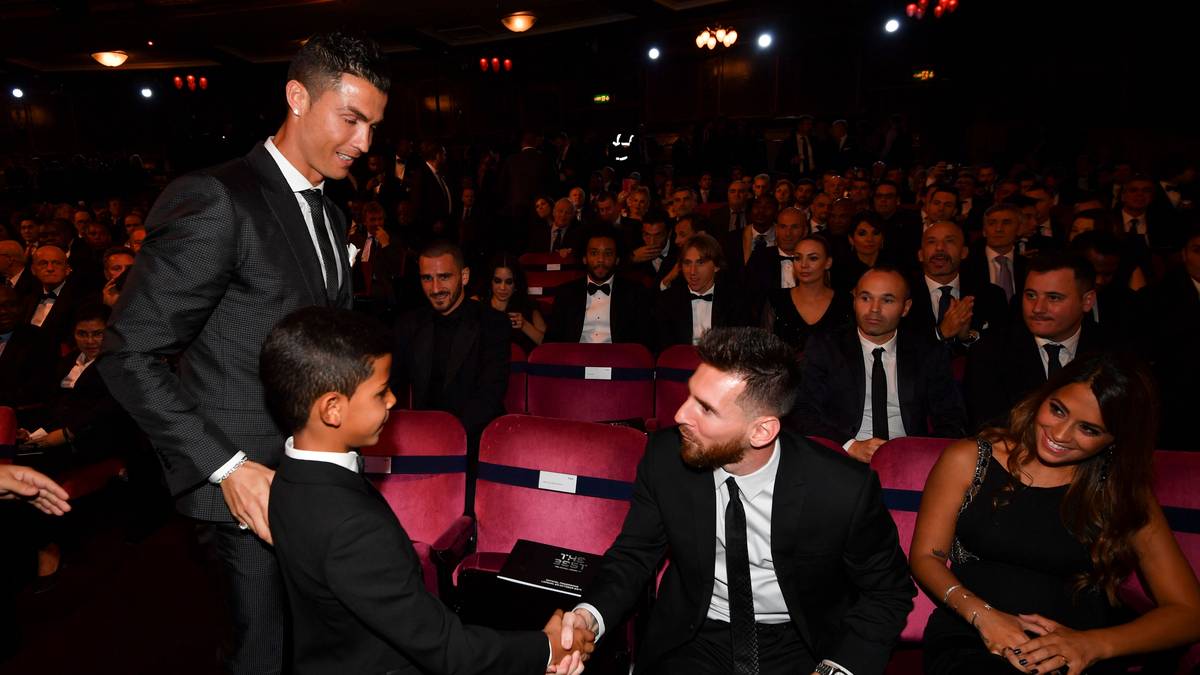 Barca-Superstar Messi hat auch noch ein nettes Wort für Ronaldos Sohn Cristiano Ronaldo Jr. übrig