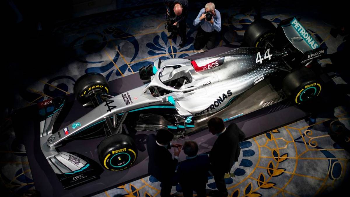 Mercedes hat die Lackierung seines neuen F1-Boliden bereits gezeigt