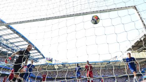 Der Treffer von Olivier Giroud lässt Liverpool um die Champions League zittern