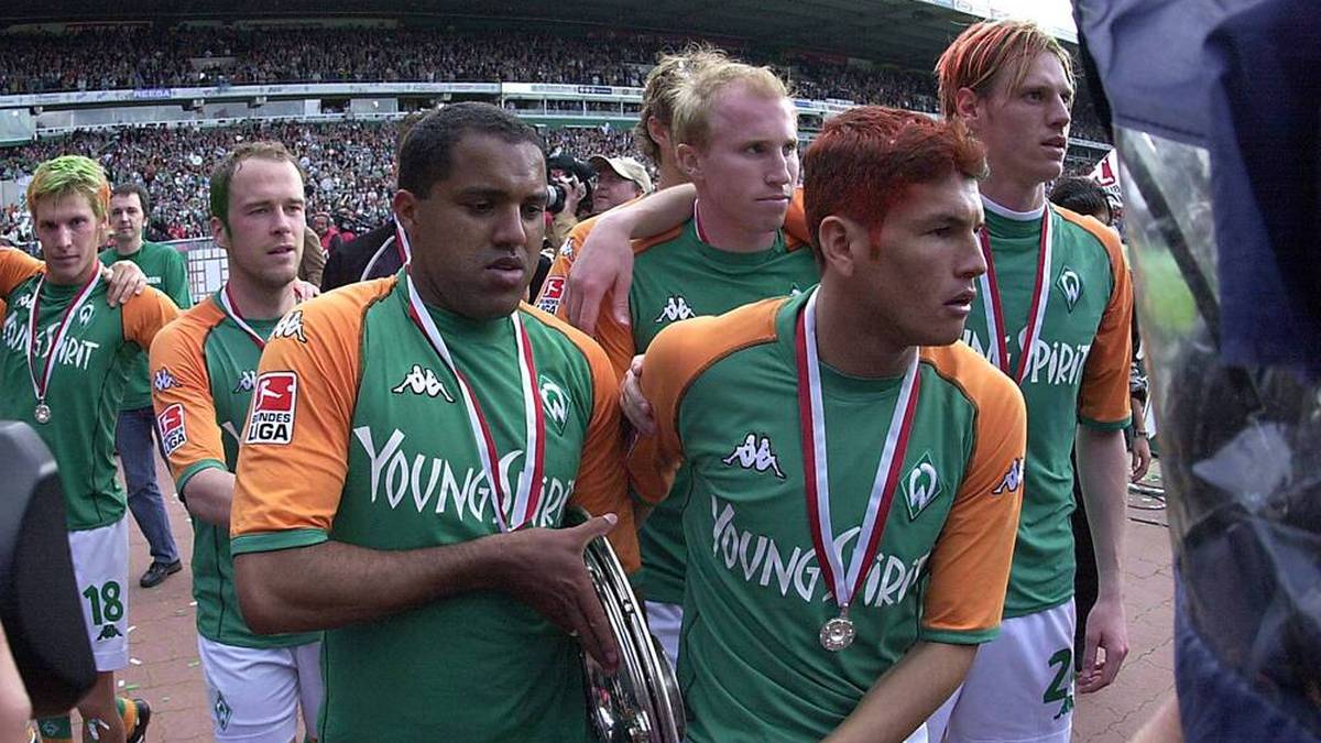 Ailton (3.v.l.) und Nelson Valdez (2.v.r.) gewannen 2004 mit Werder Bremen den DFB-Pokal