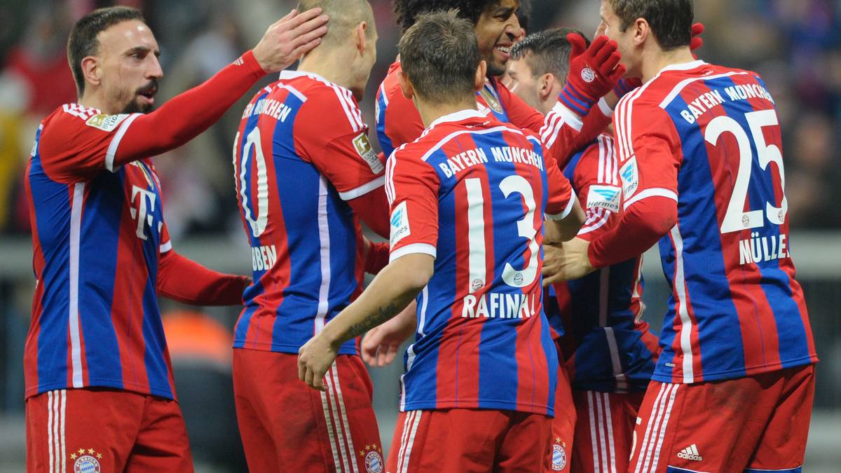3.FC BAYERN - Umsatz: 487,5 Millionen Euro (Vorjahr: 431,2 Mio. Euro) Der FC Bayern gab zuletzt seinen Umsatz mit  528,7 Millionen Euro an. Doch im Gegensatz zu den Umsatzzahlen, die die Vereine selbst veröffentlichen, rechnet Deloitte die Erlöse aus Transfers nicht mit ein.
