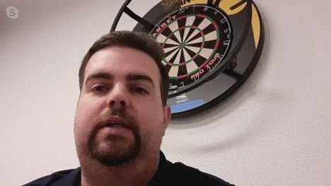 Gabriel Clemens war einer der vier deutschen Teilnehmer bei der Darts-WM. Für ihn war der Weg in Runde 3 gegen Jonny Clayton zu Ende. Dennoch blickt er positiv auf die Darts-Entwicklung in Deutschland.