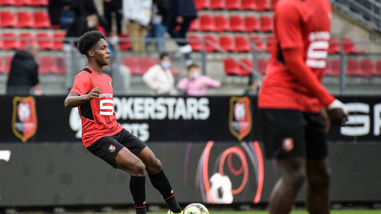 Mathys Tel (li.) gilt als eines der größten Mittelstürmer-Talente Europas