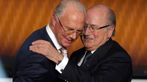 Franz Beckenbauer (r.) war Präsident des WM-Organisationskomitees