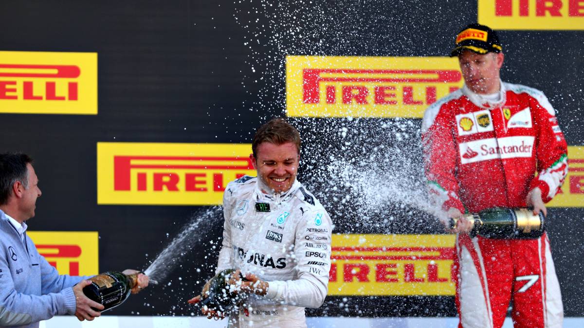 Vermutlich keiner empfing Formel-1-Neulinge so herzlich wie Räikkönen. So antwortete er auf die Frage, welchen Rat er den Neulingen Nico Rosberg und Scott Speed geben würde: "Ich hoffe, dass sie leicht zu überrunden sind"