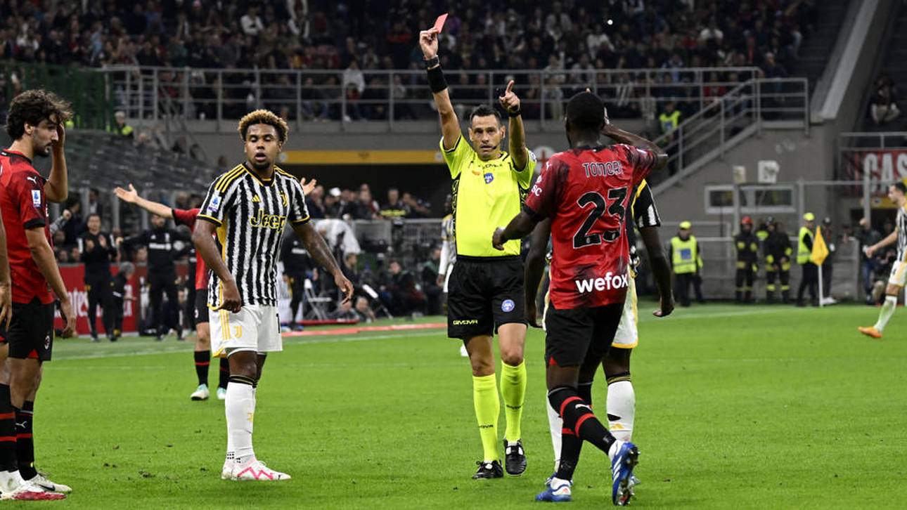 DFB-Star fliegt vom Platz!