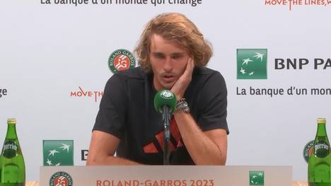 Alexander Zverev unterlag dem Norweger Casper Ruud und verpasste den Einzug in das Endspiel der French Open. Der 26-Jährige erklärte danach, dass er mit einer Oberschenkelverletzung kämpft.