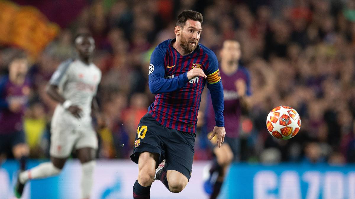 PLATZ 1 - LIONEL MESSI: Zehn spanische Meistertitel, mit über 400 Toren Rekordschütze der La Liga - die Zahlen des Argentiniers beeindrucken. Wie Ronaldo ist Messi fünffacher Weltfußballer, anders als dem Portugiesen blieb ihm allerdings ein großer Titel mit der Nationalelf verwehrt