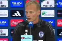 Der FC Schalke 04 ist holprig in die neue Zweitliga-Saison gestartet. Trainer Karel Geraerts muss gleich mehrere Brandherde löschen. Auch um seine Person gibt es bereits Gerüchte.