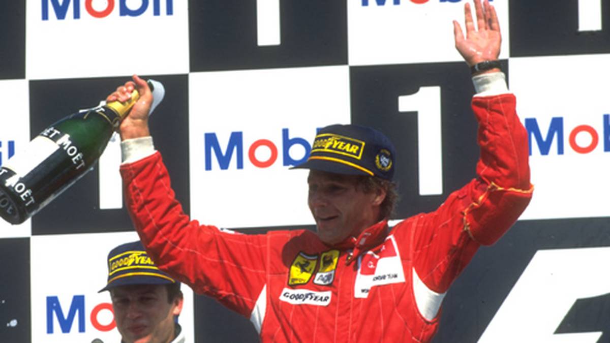 Einer von zehn Siegen in Bergers Formel-1-Karriere: Er gewinnt 1994 den Großen Preis von Deutschland vor Olivier Panis (l.) und Eric Bernard
