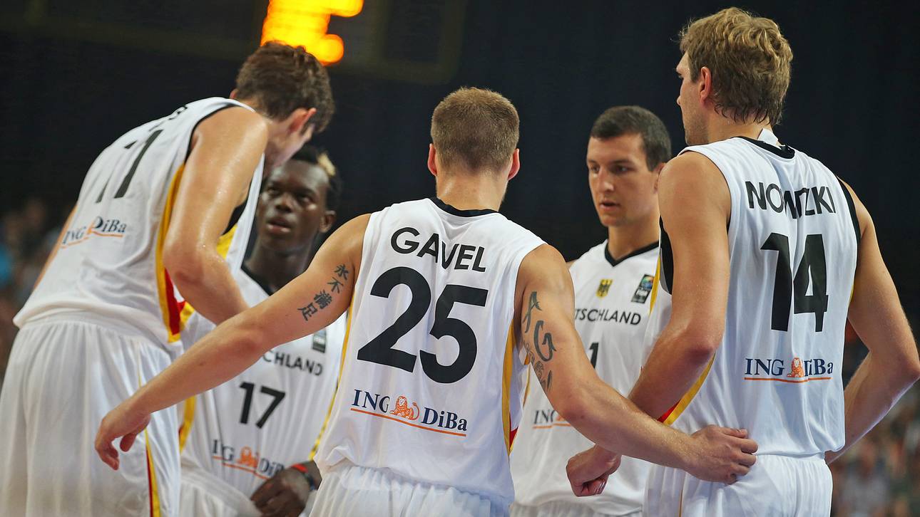 Mit vielen Waffen und sechstem Mann