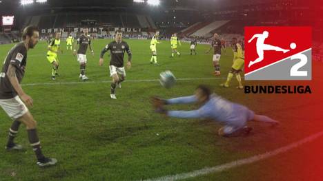 Im Topspiel der 2. Liga zwischen St. Pauli und Paderborn ging es hoch her. Neben einem nicht gegebenen Elfmeter patzte Paulis Keeper.