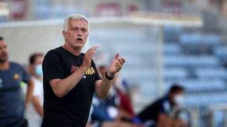 Jose Mourinho hat eine klare Meinung zu Fortnite. Viele Spieler lassen sich durch das Ego-Shooter-Spiel vor wichtigen Spielen ablenken.