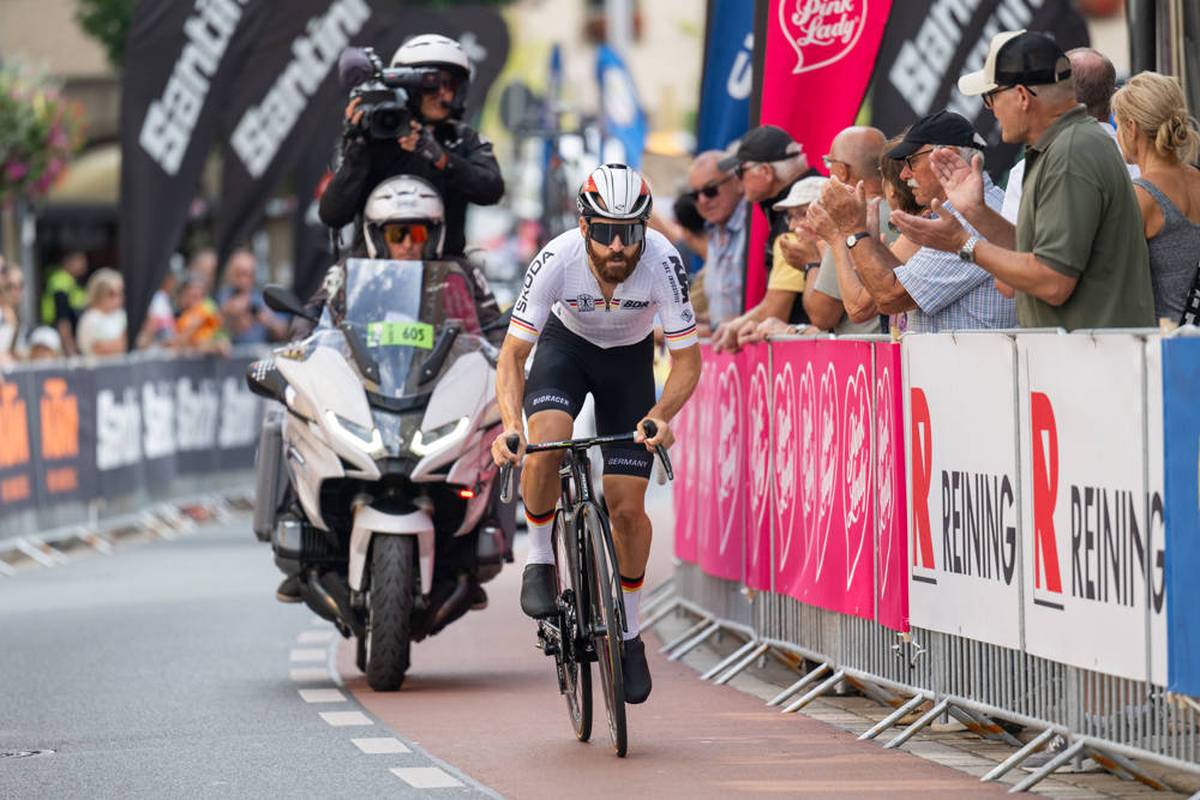 Welche Bedeutung hat die Deutschland-Tour im Radsport? Nicht nur die aktuellen Starter Simon Geschke und Georg Steinhauser schwärmen, sondern auch die deutsche Radsport-Legende Jens Voigt.