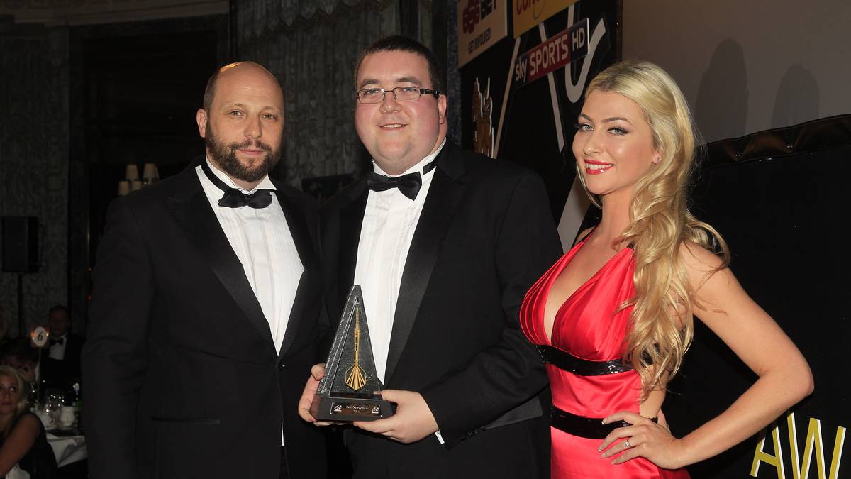 Nach seinem Wechsel von der BDO zur PDC wird der Engländer für seine tollen Leistungen mit dem Titel "Bester Newcomer" geehrt