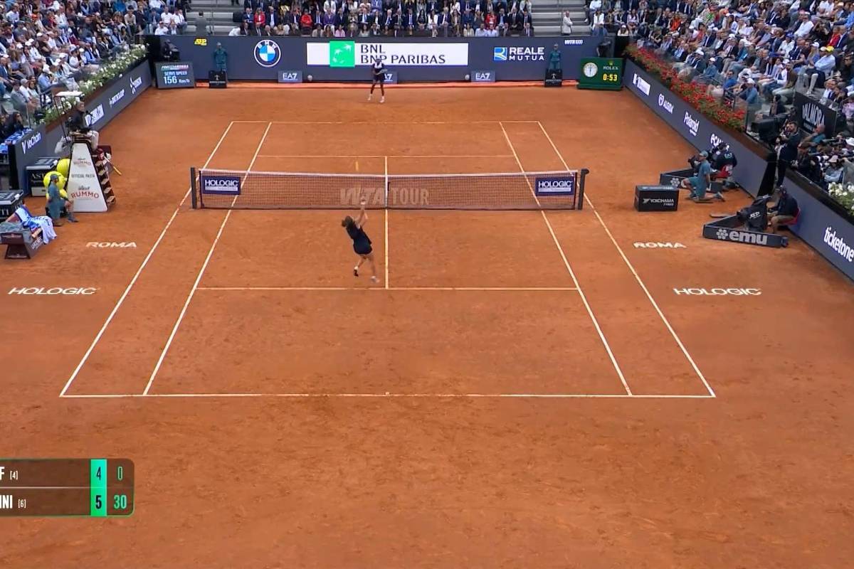 Im Finale des WTA-Turniers in Rom gelingt Paolini ein historischer Sieg gegen Coco Gauff. Nach 40 Jahren ist sie die erste Italienerin, die wieder einen Sieg im Heimatland einfahren kann.