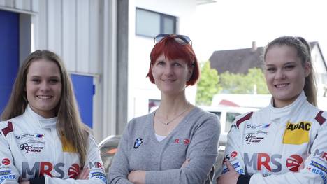 Die Schwestern Alesia (l.) und Jacqueline Kreutzpointner beweisen ihr Talent im Motorsport