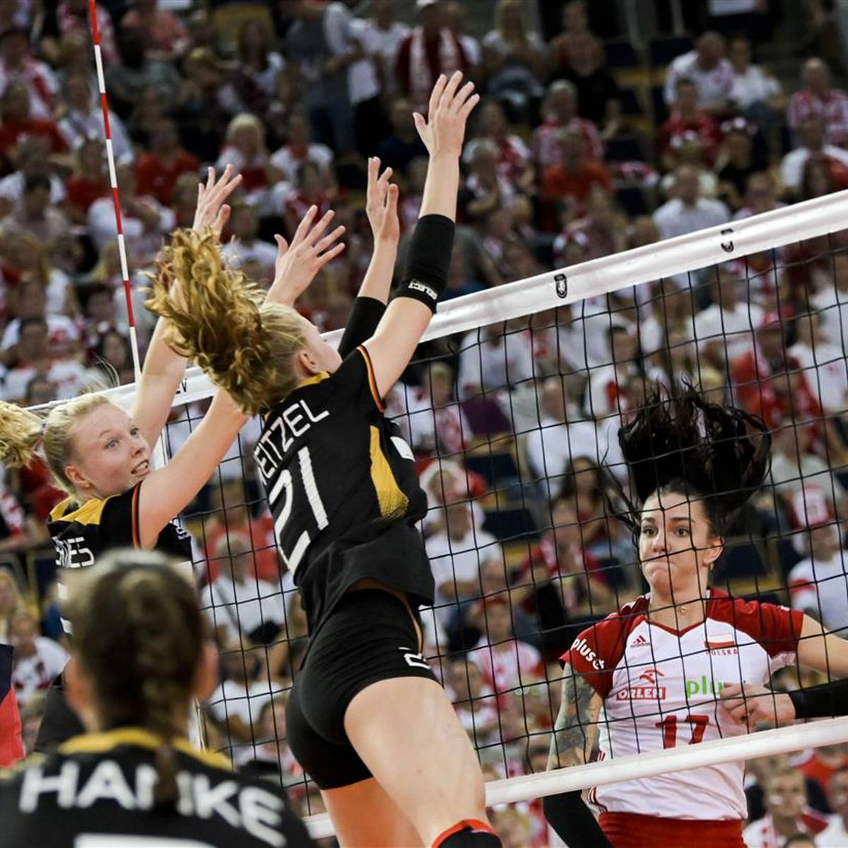 Volleyball Em Deutschland Unterliegt Polen Em Traum Der