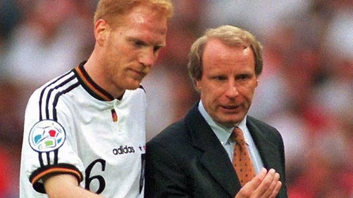 Der Grund für diese Auszeichnung ist die überragende Europameisterschaft Sammers 1996. Als verlängerter Arm von Bundestrainer Berti Vogts lenkt Sammer die deutsche Mannschaft in England durch das Turnier