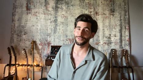 Der deutsch-spanische Popstar Alvaro Soler spricht bei SPORT1 nicht nur über seine Freude am Fußball, sondern auch über seine neue Single, die im Sommer rauskommt. 