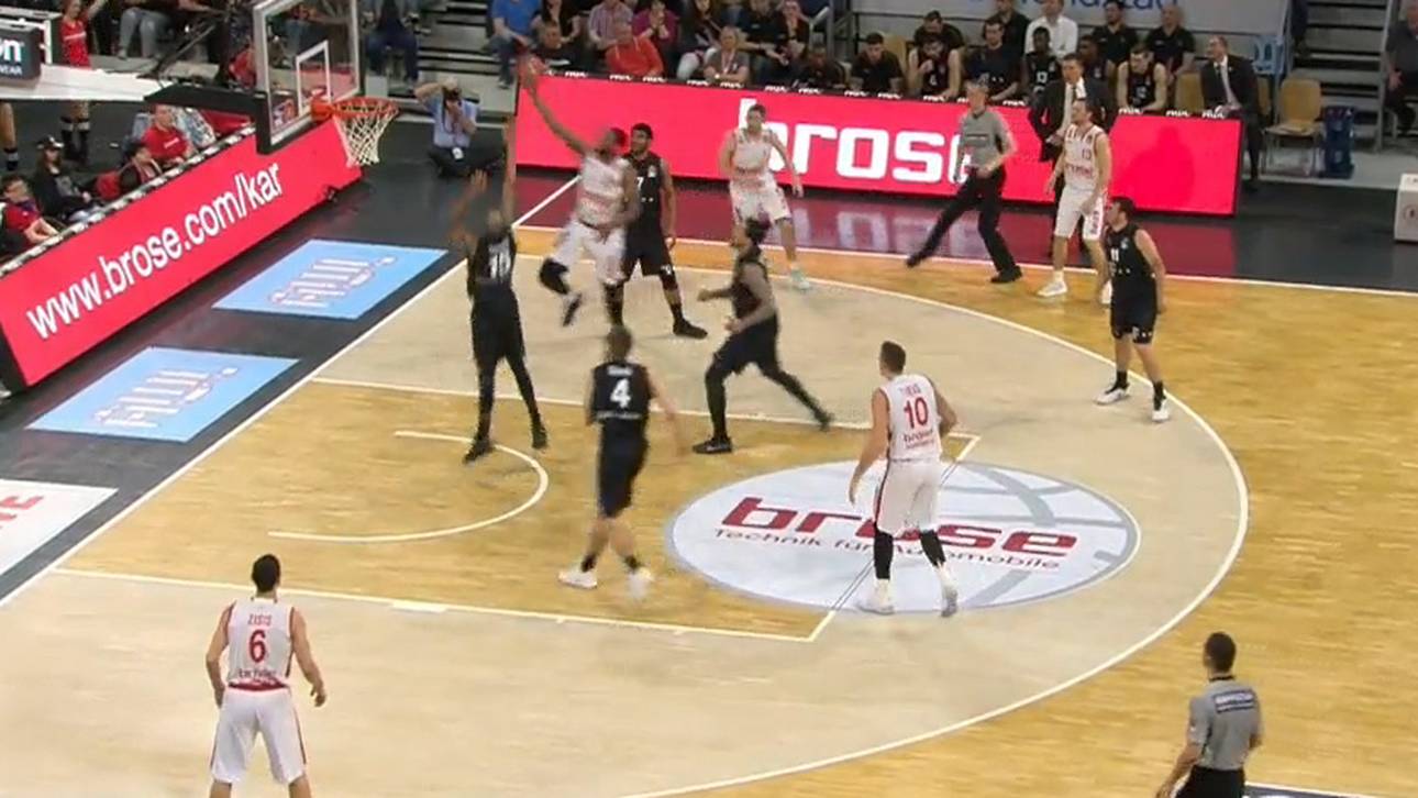 Bamberg erobert Matchbälle